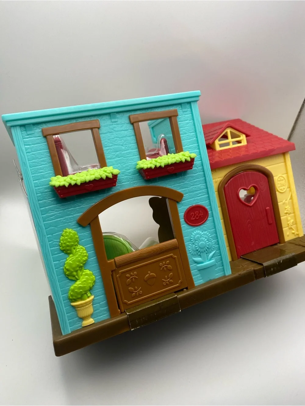 Li'l Woodzeez Lil' Nextdoor Neighbors Dollhouse Playset - Multicolor